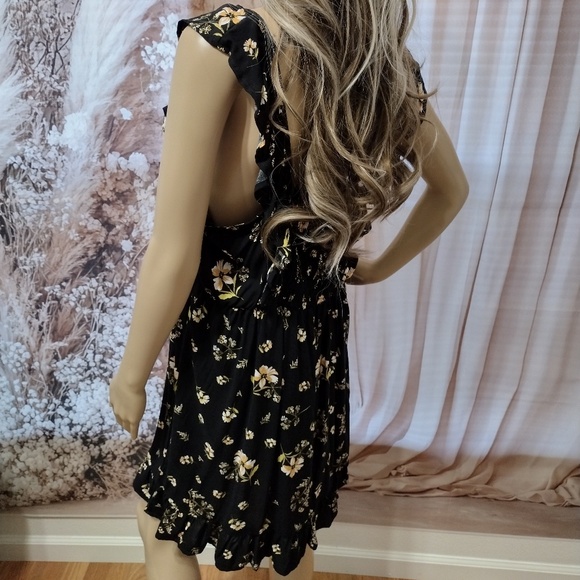 Wild Fable Women's Large Black Floral Ruffle Spaghetti Straps Apron Front Dress - Picture 4 of 8